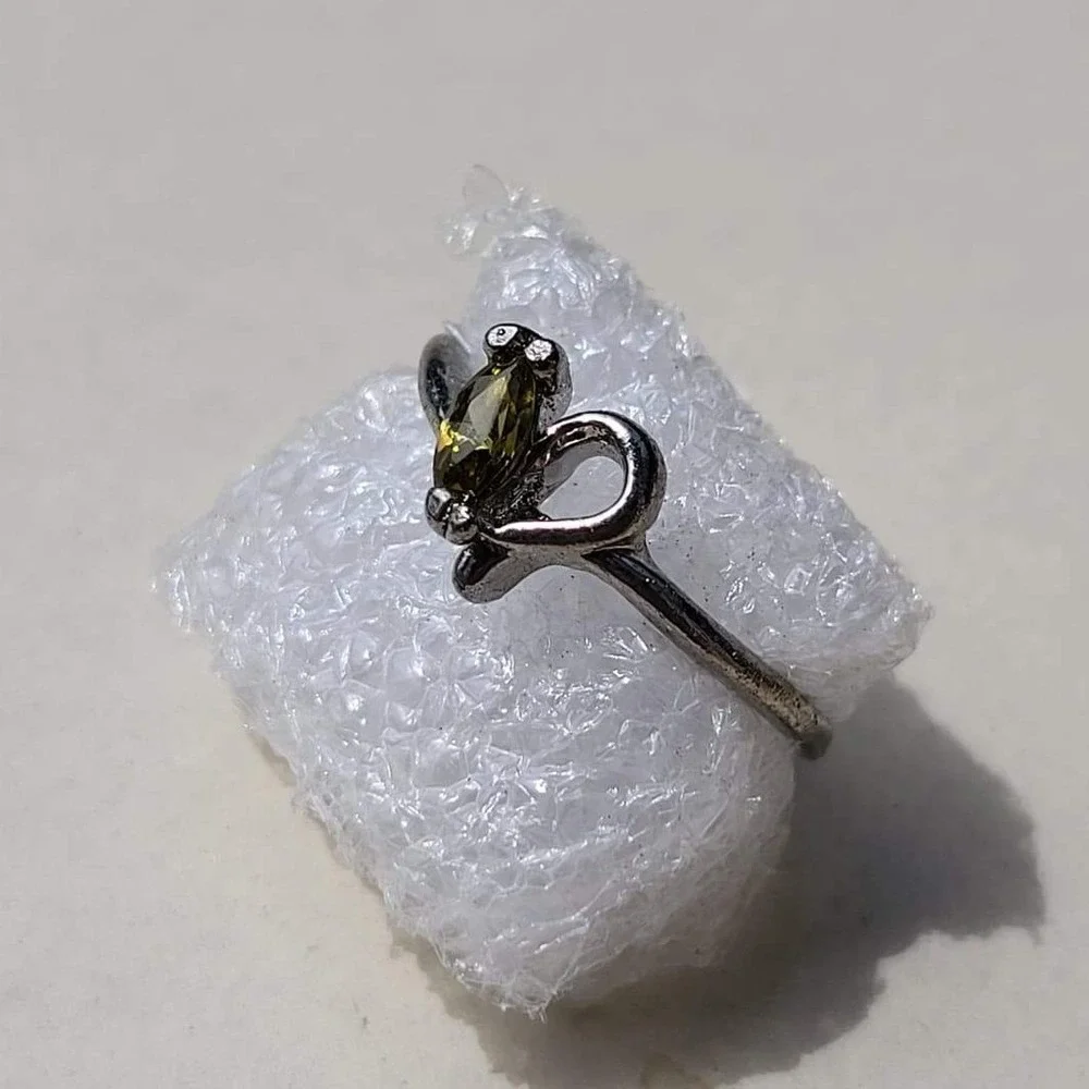 Vintage Marquise Green Stone Heart Silver Tone Ring 6.25